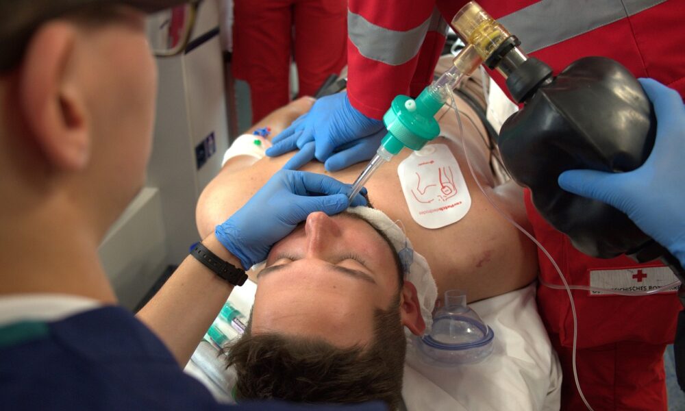 be-a-lifesaver-in-saskatoon:-your-guide-to-first-aid-and-cpr-training