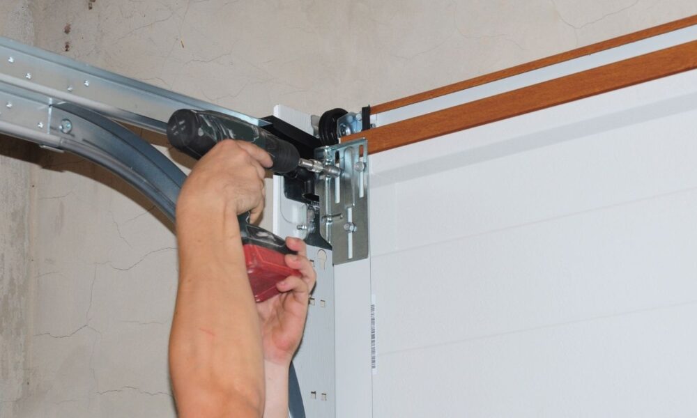 6-simple-fixes-that-keep-garage-doors-working-smoothly